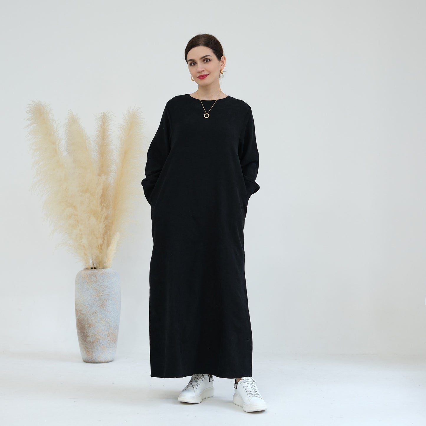 Eileen Abaya - Black
