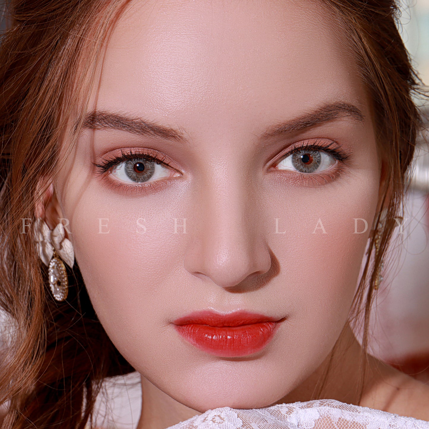 Contacts - Elegance