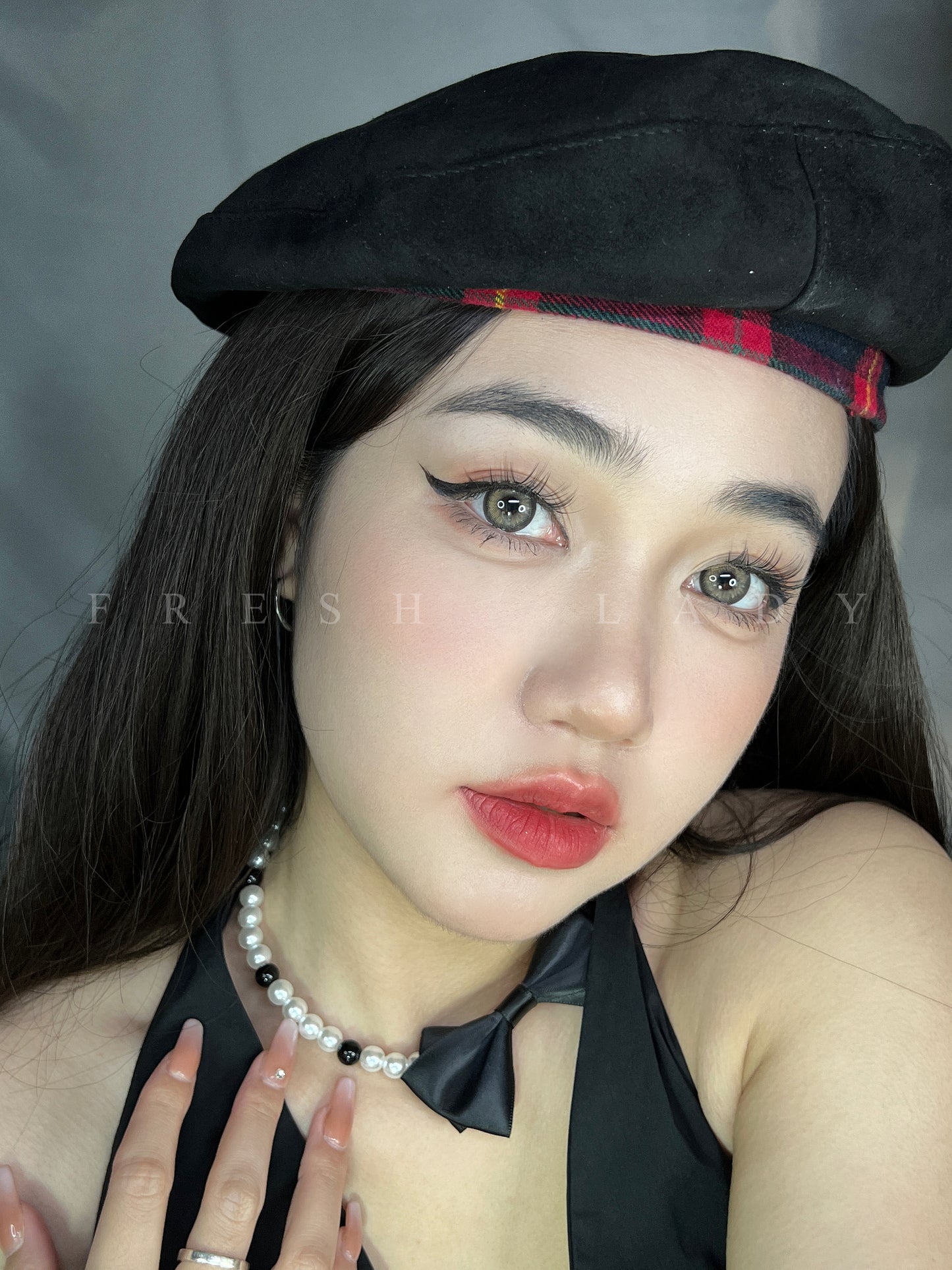 Contacts - Giselle