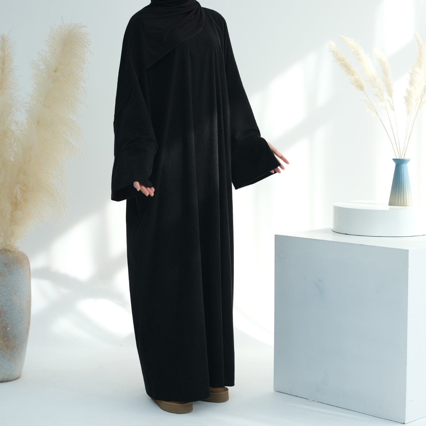 Corduroy Closed Abaya - Black